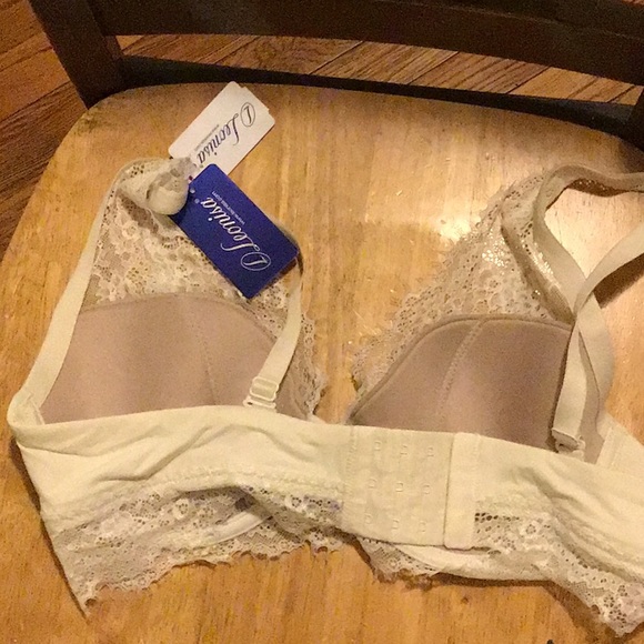 Bras - Picture 2 of 2